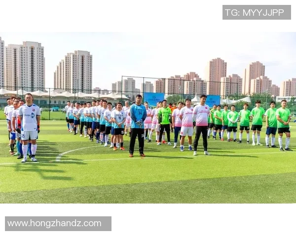 霸气足球展现激情与力量引领新时代球场风潮